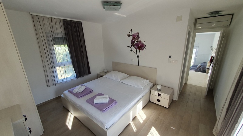 Klimatizovaná spálňa nehnuteľnosti H1783, ostrov Čiovo.