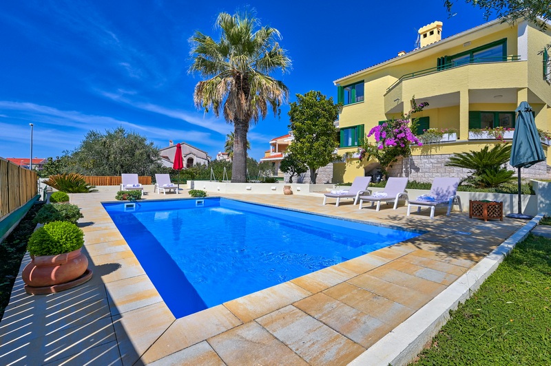 Dom s bazénom v Zadar, Dalmácia na predaj - Panorama Skauting.