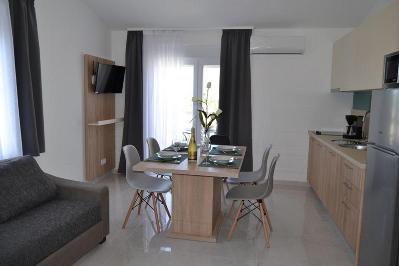 Kuchyňa a jedálenský kút.