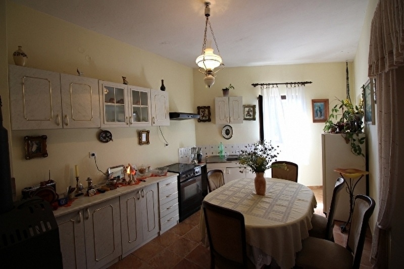 kuchyňa a jedáleň.