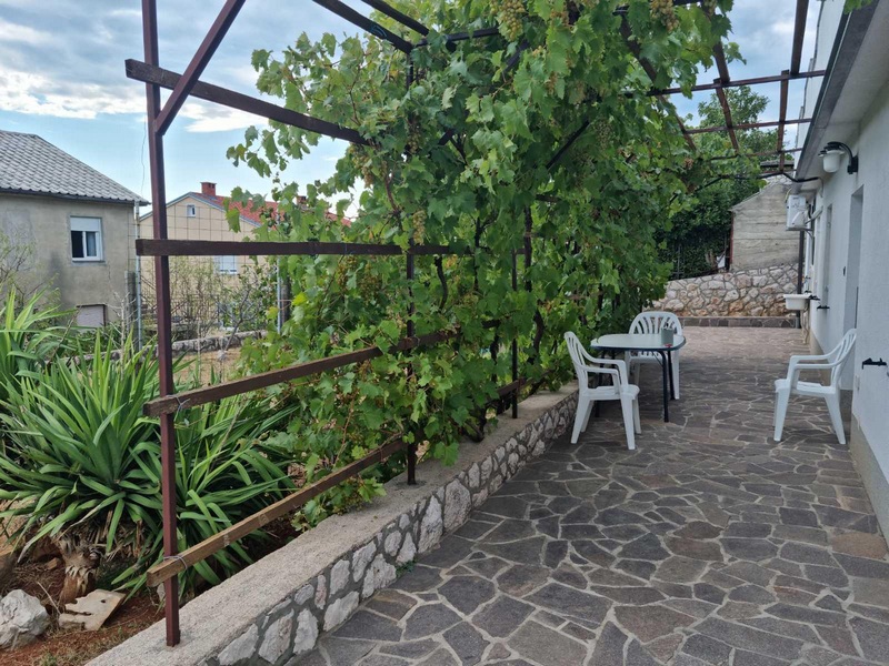 Vonkajšia terasa objektu H1890, Novi Vinodolski.