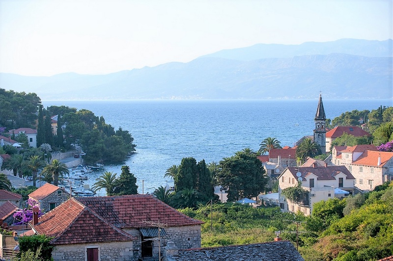 Kúpte si stredomorský dom s výhľadom na more na ostrove Brač v Chorvátsku - Panorama Skauting.