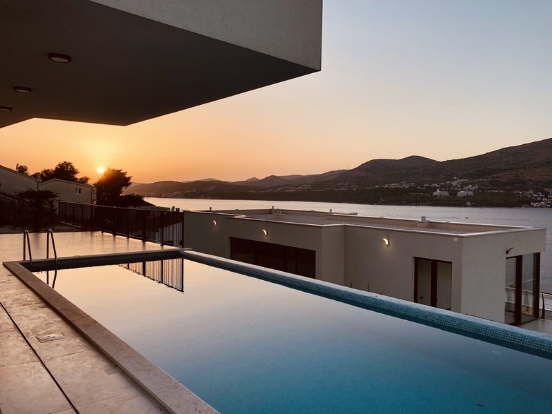 Výhľad na more z vily H1926 v Chorvátsku - ostrov Čiovo, Panorama Skauting.