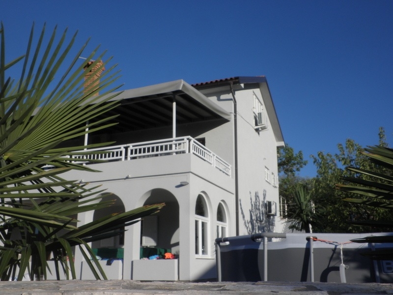 Dom s tromi apartmánmi v Chorvátsku na predaj - Panorama Scouting H1980.