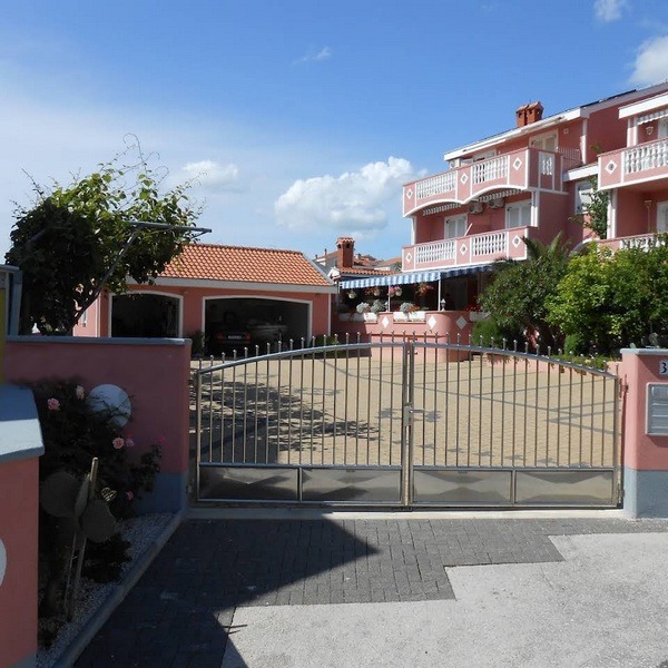 Nehnuteľnosť H1998 v Zadare na predaj - Panorama Skauting.