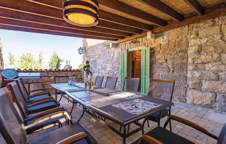 Predám vilu s bazénom v Chorvátsku - Luxusná nehnuteľnosť - Panorama Skauting.