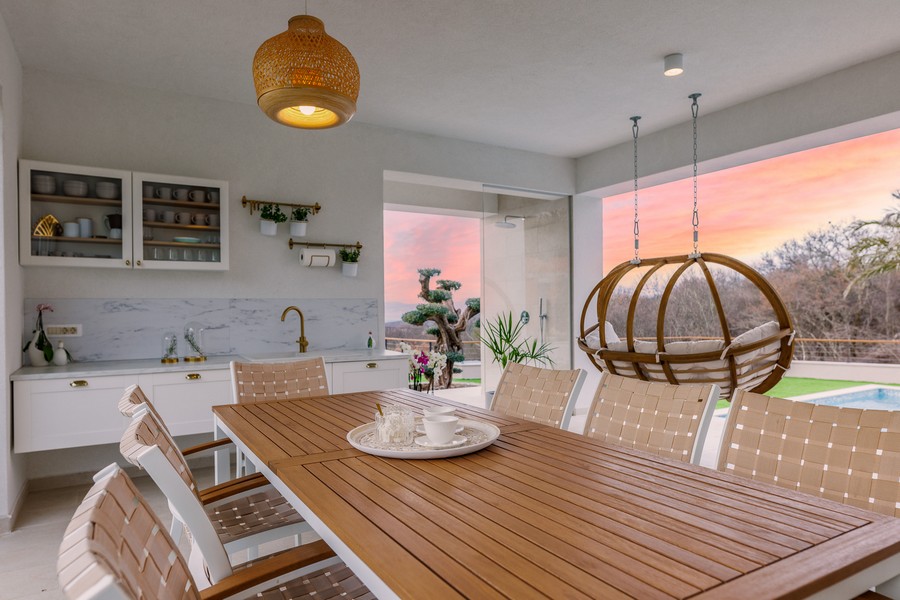 Terasa objektu H2125, ktorý je na predaj v Chorvátsku v regióne Ostrov Krk - Panorama Scouting.