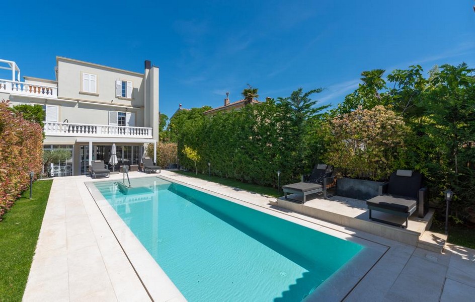 Luxusná vila s vonkajším bazénom na Istrii, na predaj.