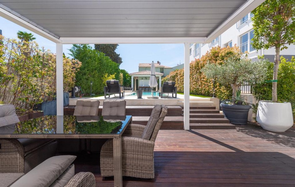 Krytá terasa v luxusnej vile na predaj na Istrii.