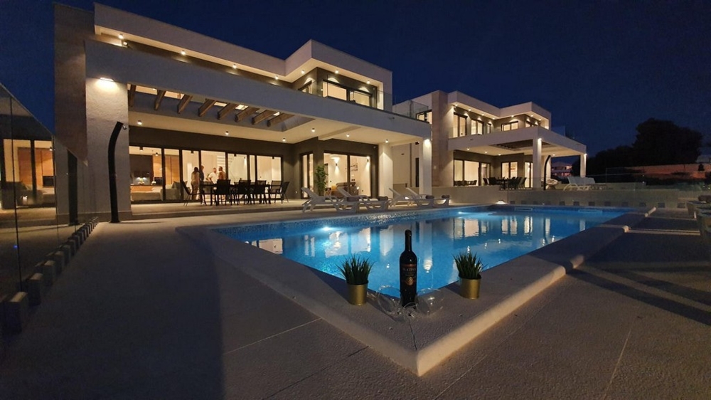 Kúpte si modernú vilu v Chorvátsku - tu: H2132 na Pagu.