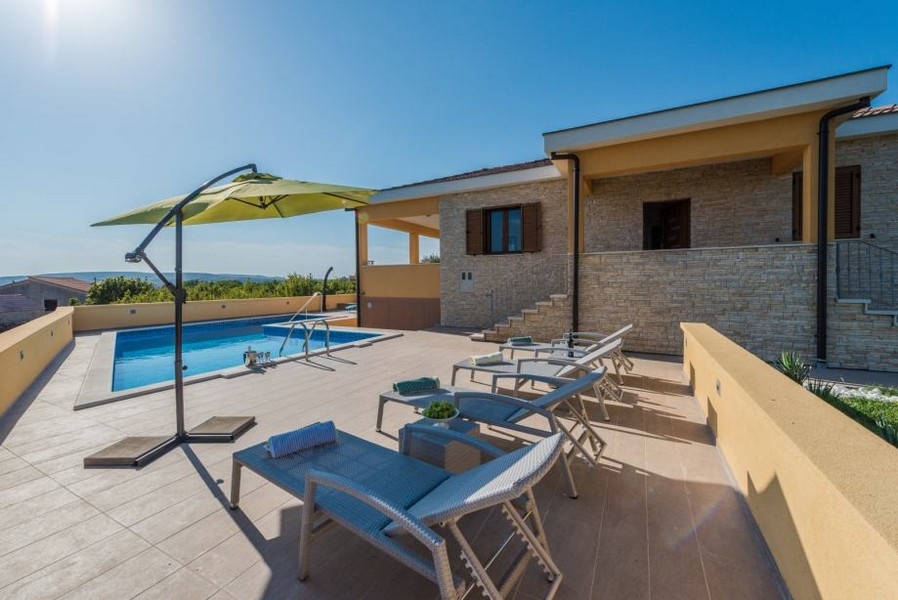 Bazén objektu H2169 v Chorvátsku, Zadar - Panorama Skauting.