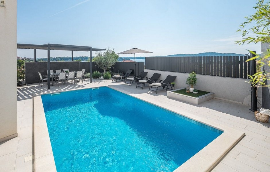 Moderné nehnuteľnosti v Chorvátsku na predaj - Panorama Scouting H2207, Medulin.