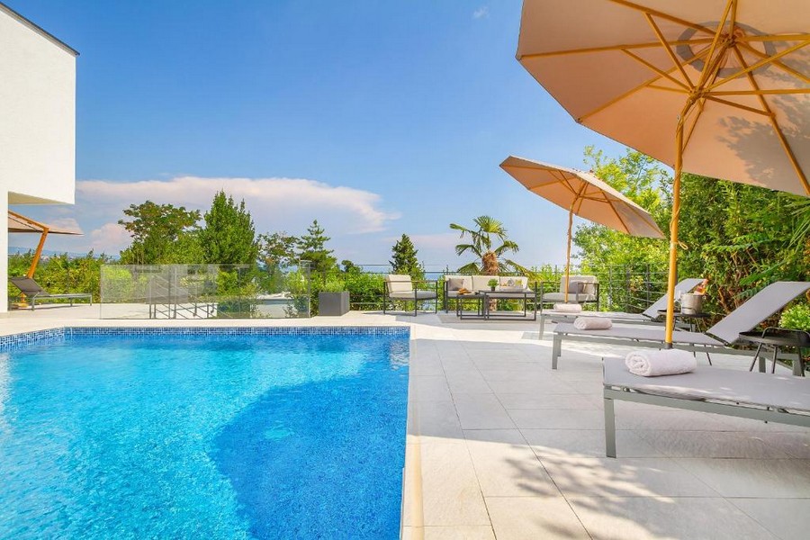 Luxusná nehnuteľnosť Chorvátsko - Reality v Opatiji s Panorama Skautingom.