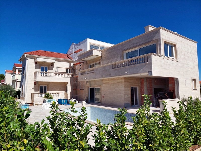 Kúpim prímorskú vilu v Chorvátsku - Panorama Scouting H2296, Severná Dalmácia, Vodice.