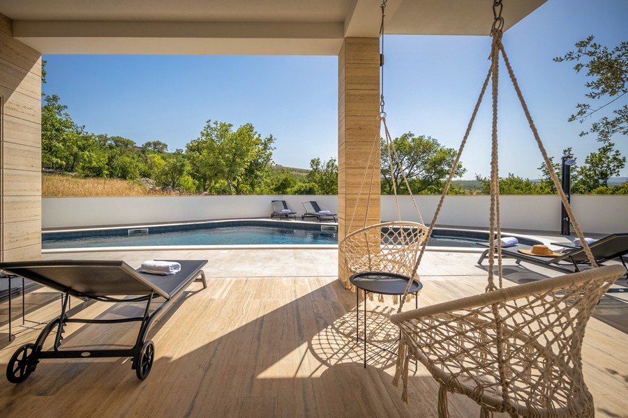 Terasa s výhľadom na more objektu H2313, ktorý je na predaj v Chorvátsku v regióne Zadar - Panorama Skauting.