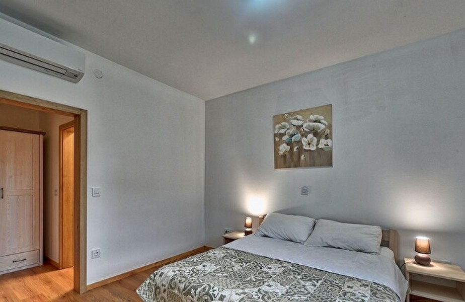 Na tomto obrázku môžete vidieť atraktívnu a pohodlnú spálňu nehnuteľnosti H2361, ktorá je na predaj v Ugljan / Pašman / Dugi Otok.
