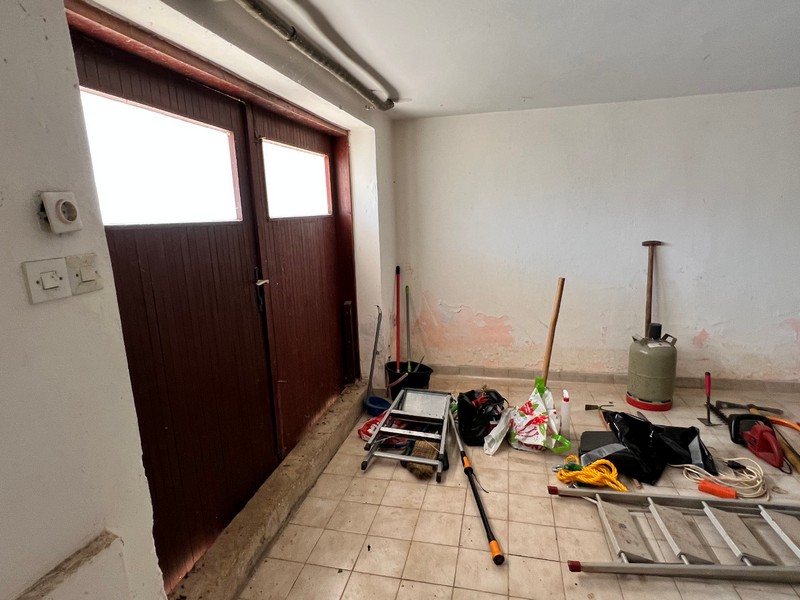 Garáž - nutná rekonštrukcia.