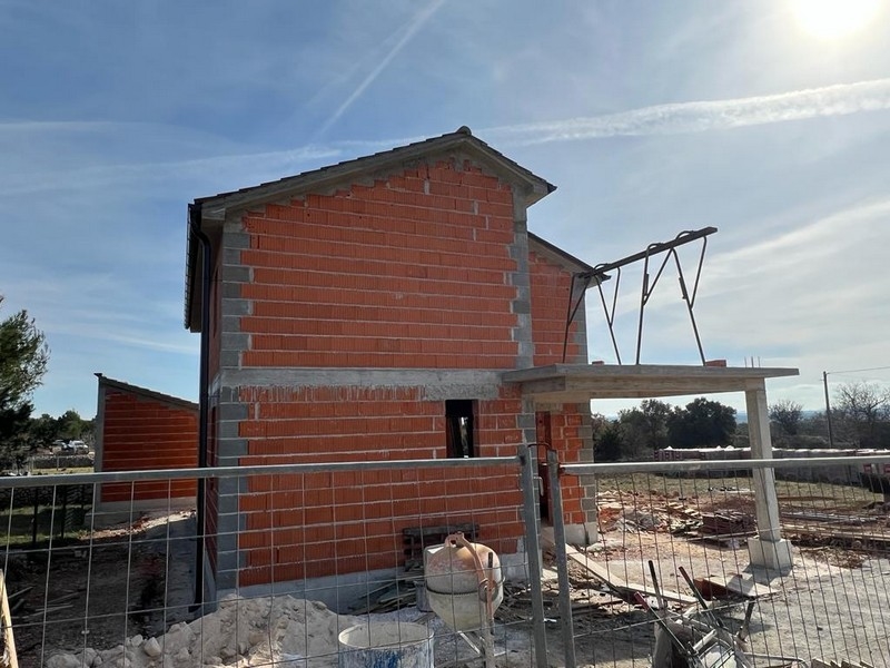 Škrupina nehnuteľnosti H2441 vo Vrsi, Chorvátsko.