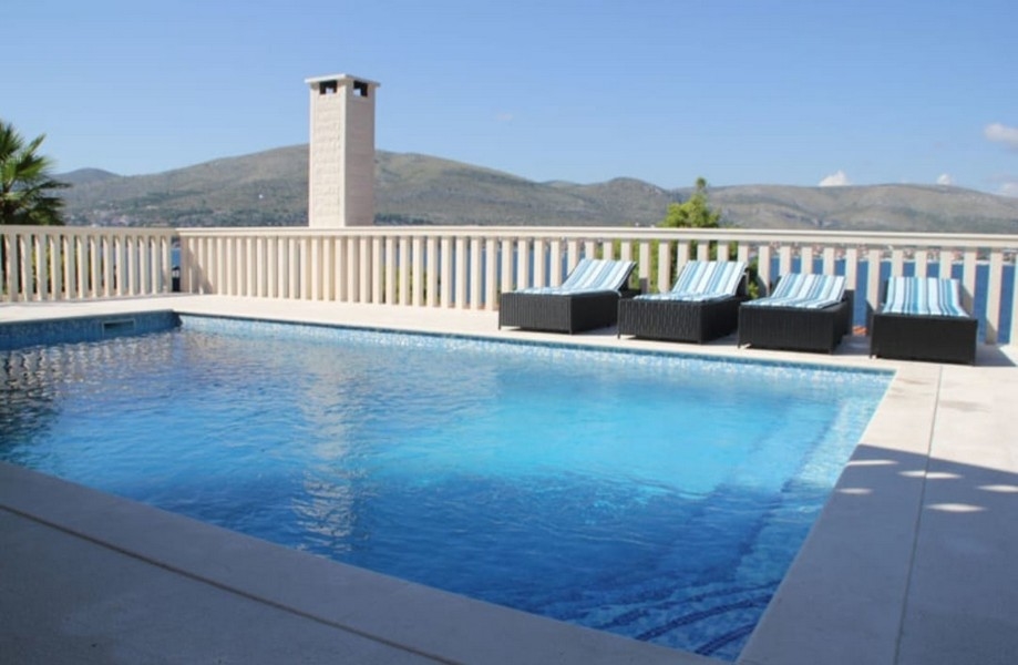 Bazén Villa H2444 v Chorvátsku - Panorama Skauting.