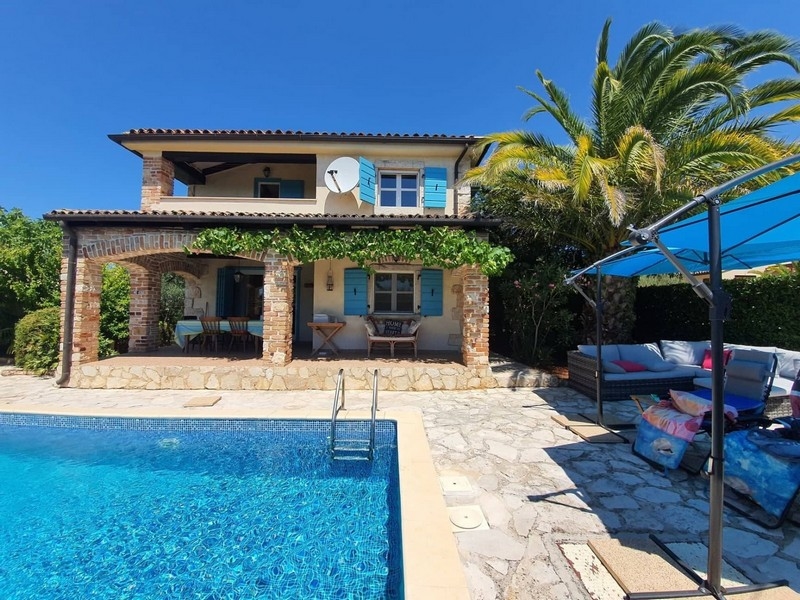 Stredomorská záhrada s palmami