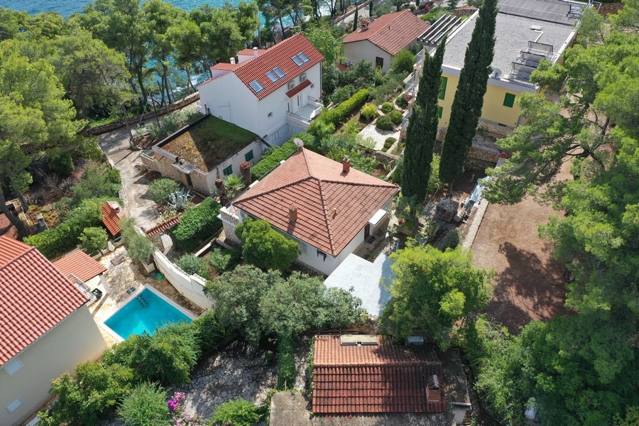 Dom len asi 60 metrov od mora