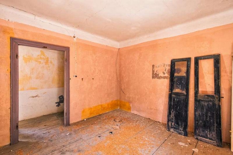 Veľkorysý obytný priestor na rekonštrukciu