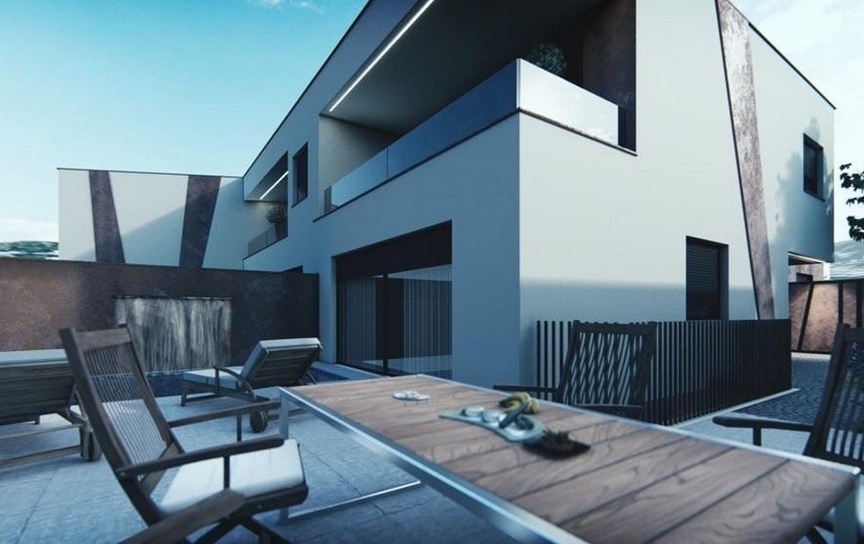 Moderný dom so záhradou a výhľadom na more