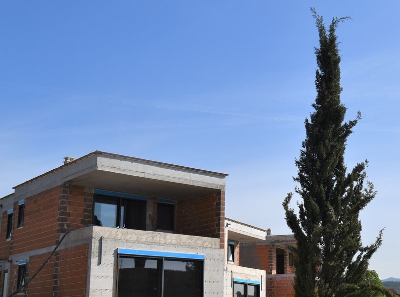 Predpokladané ukončenie 2023/24