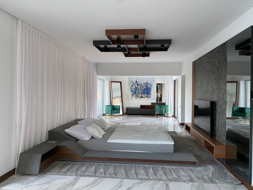 Priestranné spálne so šatňou a kúpeľňou