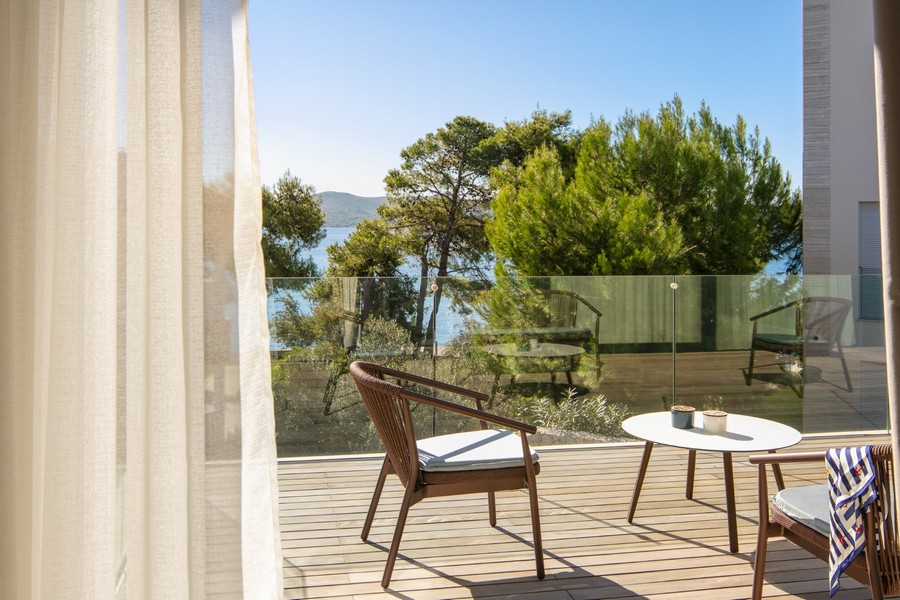 Terasa s výhľadom na more.