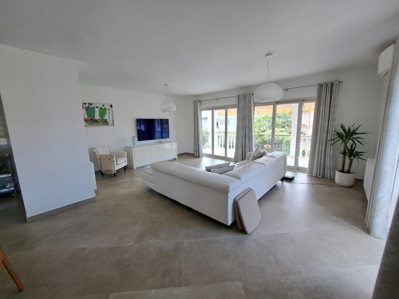 Svetlé apartmány s veľkými oknami