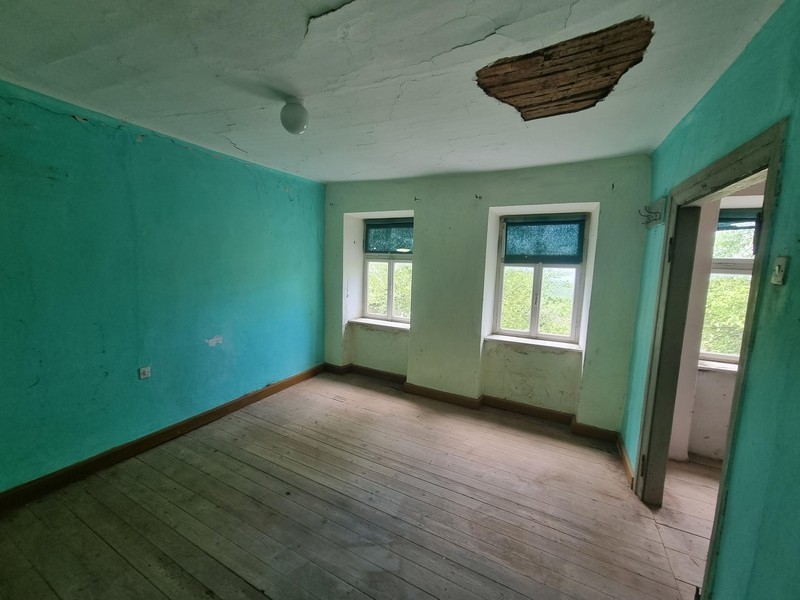 Svetlé izby a krásny výhľad do zelene