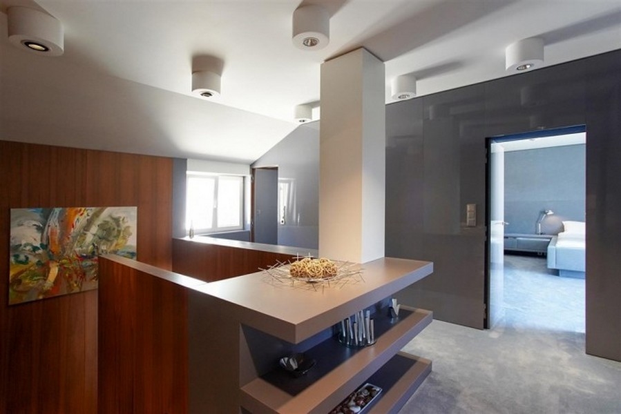 Veľká predsieň do spálne s oknom - Real Estate Croatia