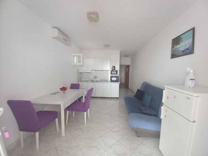 Predám svetlé izby v 4 bytových jednotkách