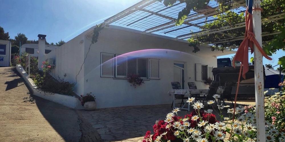 Jednoposchodový dom, ktorý je na predaj v Primoštene.