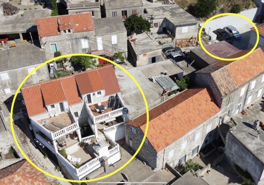 2 dvojdomy vrátane parkovacieho miesta pre 3 autá