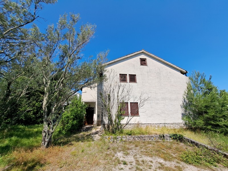 Bočný pohľad na nehnuteľnosť H2648 v Chorvátsku - Panorama Scouting.