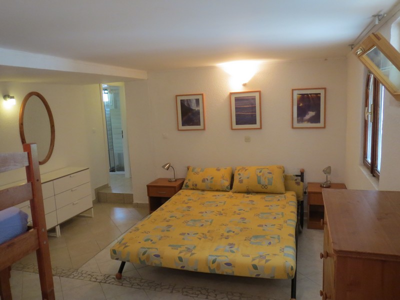 Manželská posteľ objektu H2653 v Chorvátsku - Panorama Skauting.