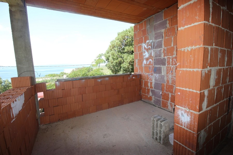 Pohľad z hornej terasy (mušle).