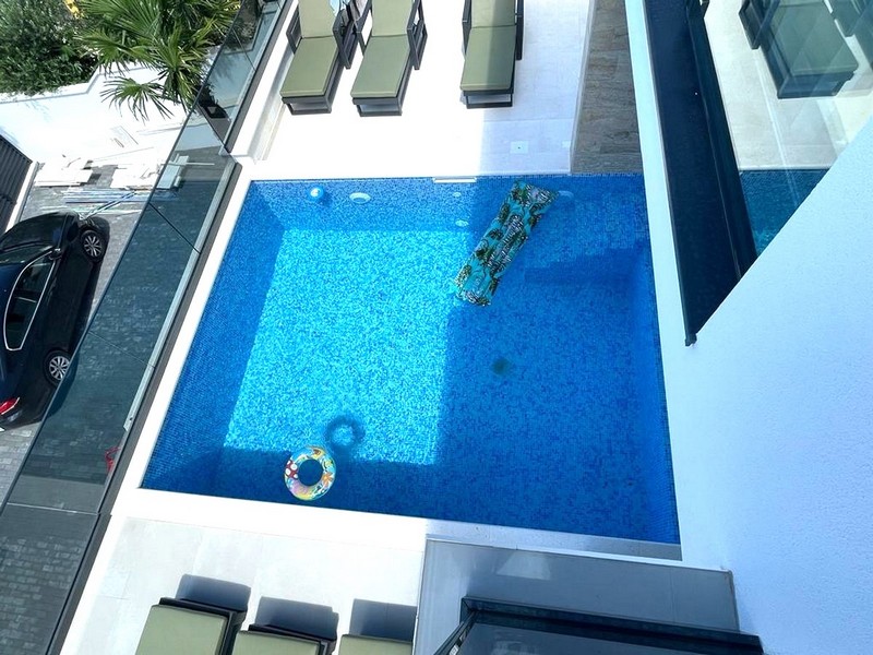 Kúpalisko v Chorvátsku - Panorama Scouting H2678, Splitská oblasť.