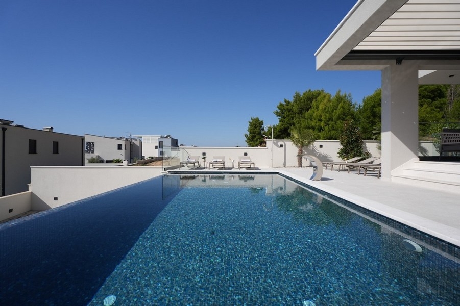 Bazén Villa H2679 v Chorvátsku - Panorama Skauting.