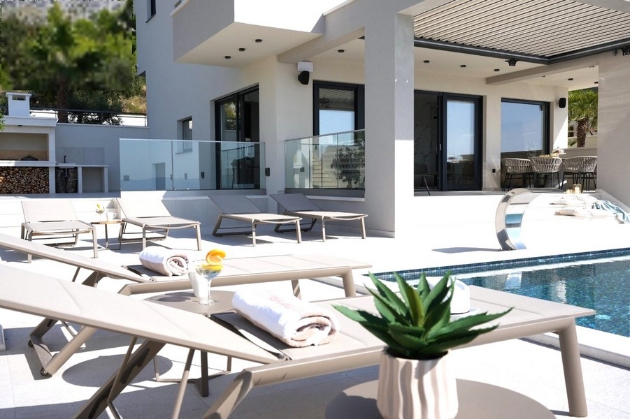 Bazénová oblasť vily H2679