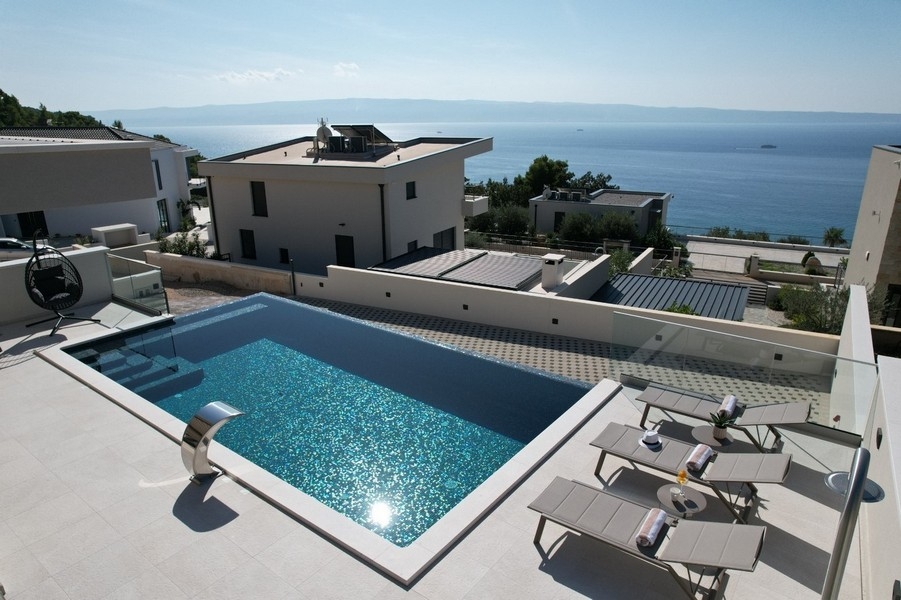 Výhľad na more z terasy objektu H2679 v Chorvátsku - Panorama Skauting.