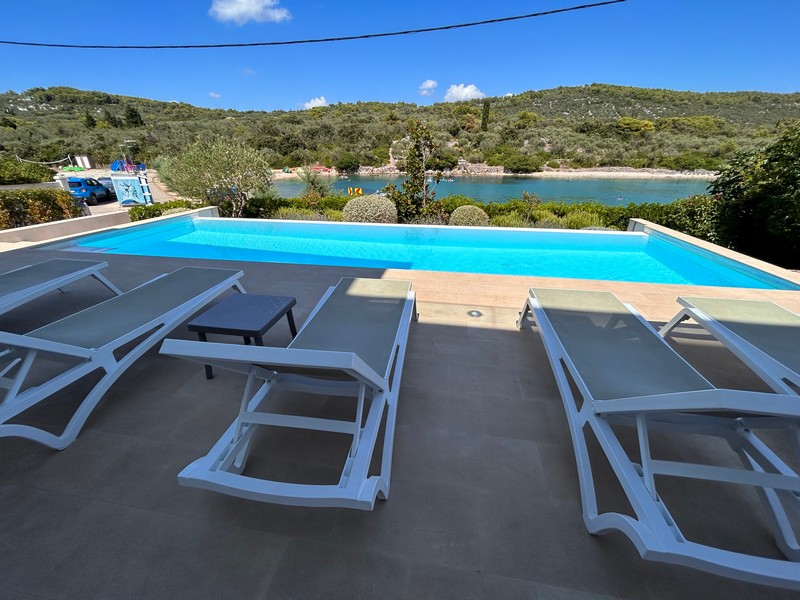 Nekonečný bazén Villa H2681 v Chorvátsku - Panorama Skauting.