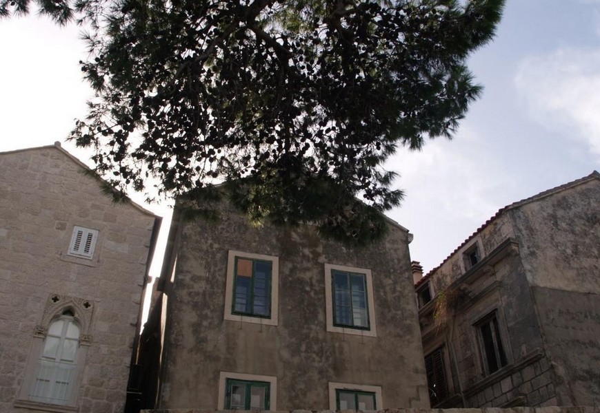 Dom v centre starého mesta Korčula v Chorvátsku - Panorama Skauting.