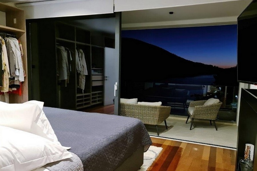 Spálňa s výhľadom na more na nehnuteľnosť H2690, Chorvátsko, Korčula.