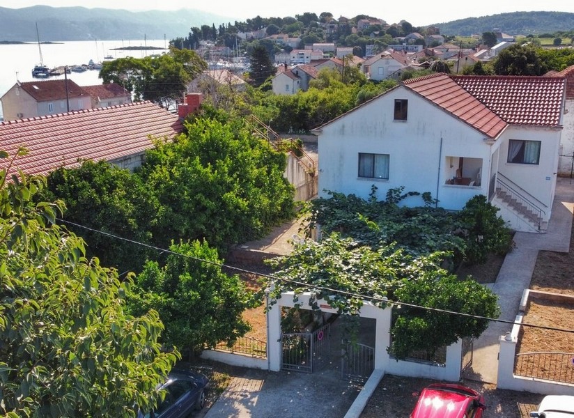 Pohľad na nehnuteľnosť H2696 v Chorvátsku z vtáčej perspektívy - Panorama Scouting.
