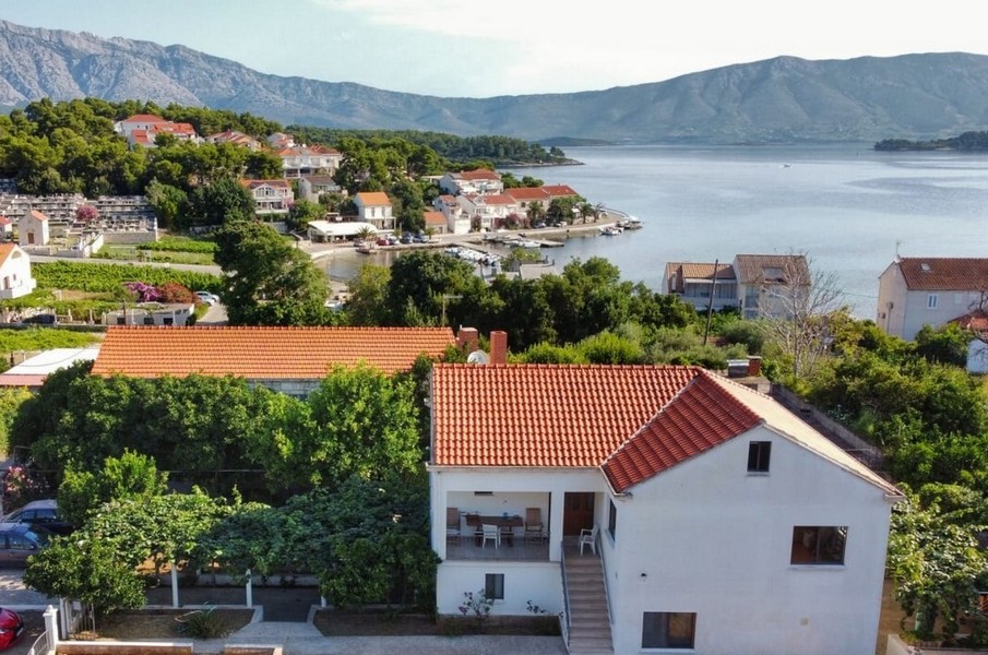 Nehnuteľnosti pri mori na ostrove Korčula v Chorvátsku - Panorama Skauting.