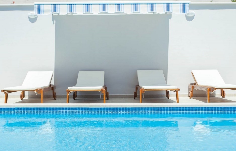 Bazén nehnuteľnosti H2700, ktorý sa predáva v Chorvátsku.