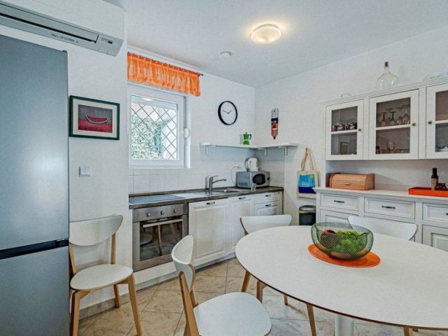 Kompletne zariadená polovica domu